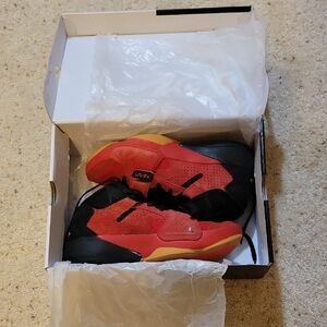 Mens 9 Jordan Zion 2 Red and Black